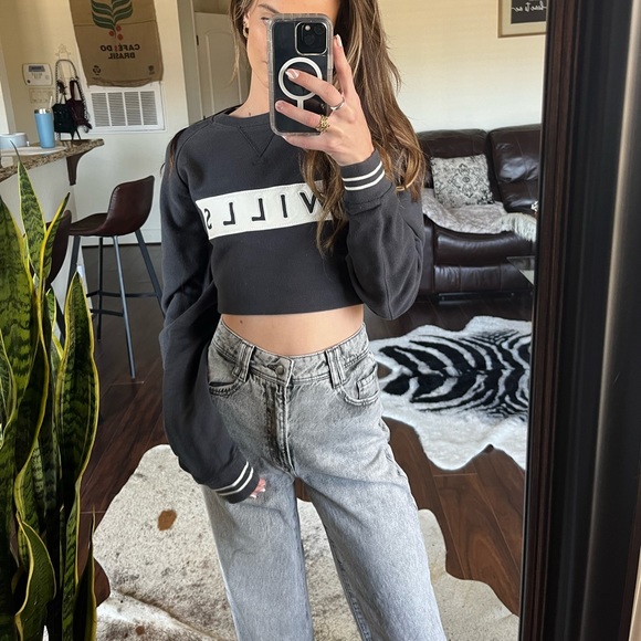 Wills Distressed-Crop - Picture 1 of 6